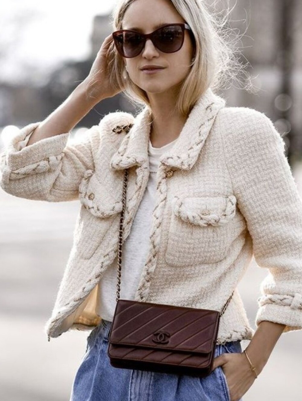 CHANEL CROSSBODY